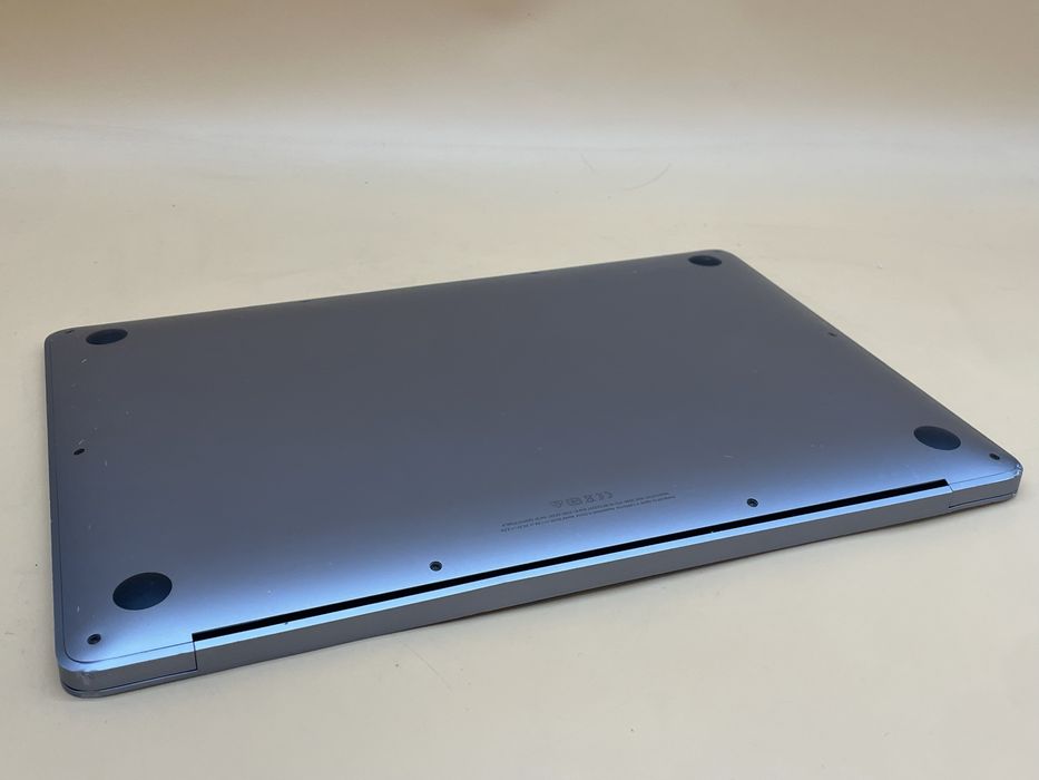 Macbook air 2020 m1 всього 90 циклів! Mac os 26!