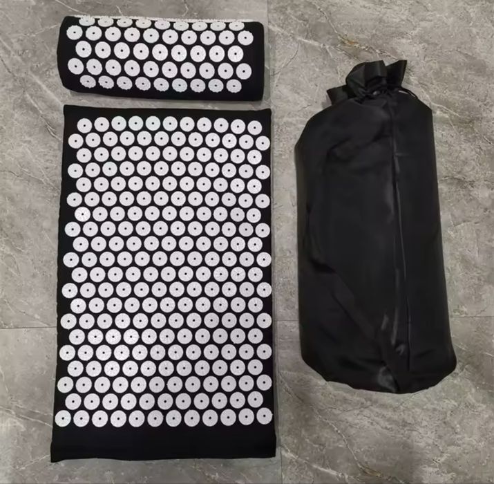 Mata akupresurowa z poduszką + pokrowiec – zestaw relaksacyjny