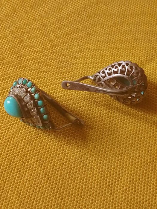 Серебряный комплект кольцо и серьги.