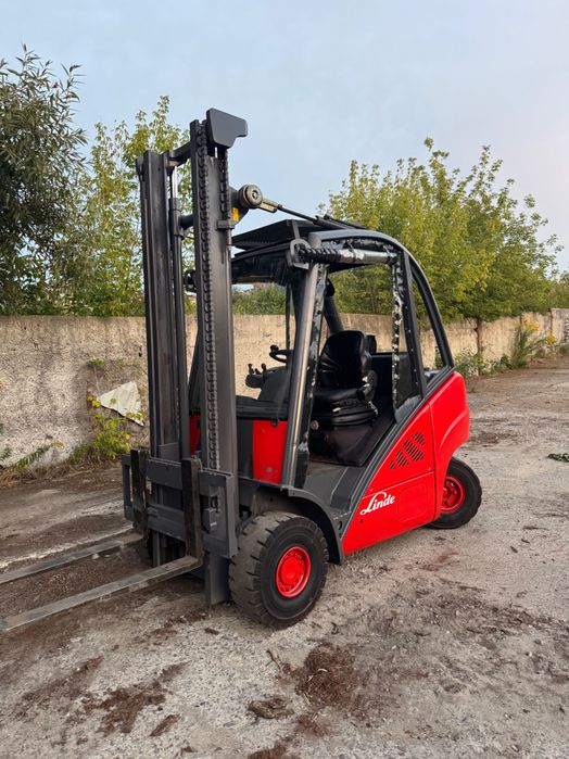 Навантажувач вилковий