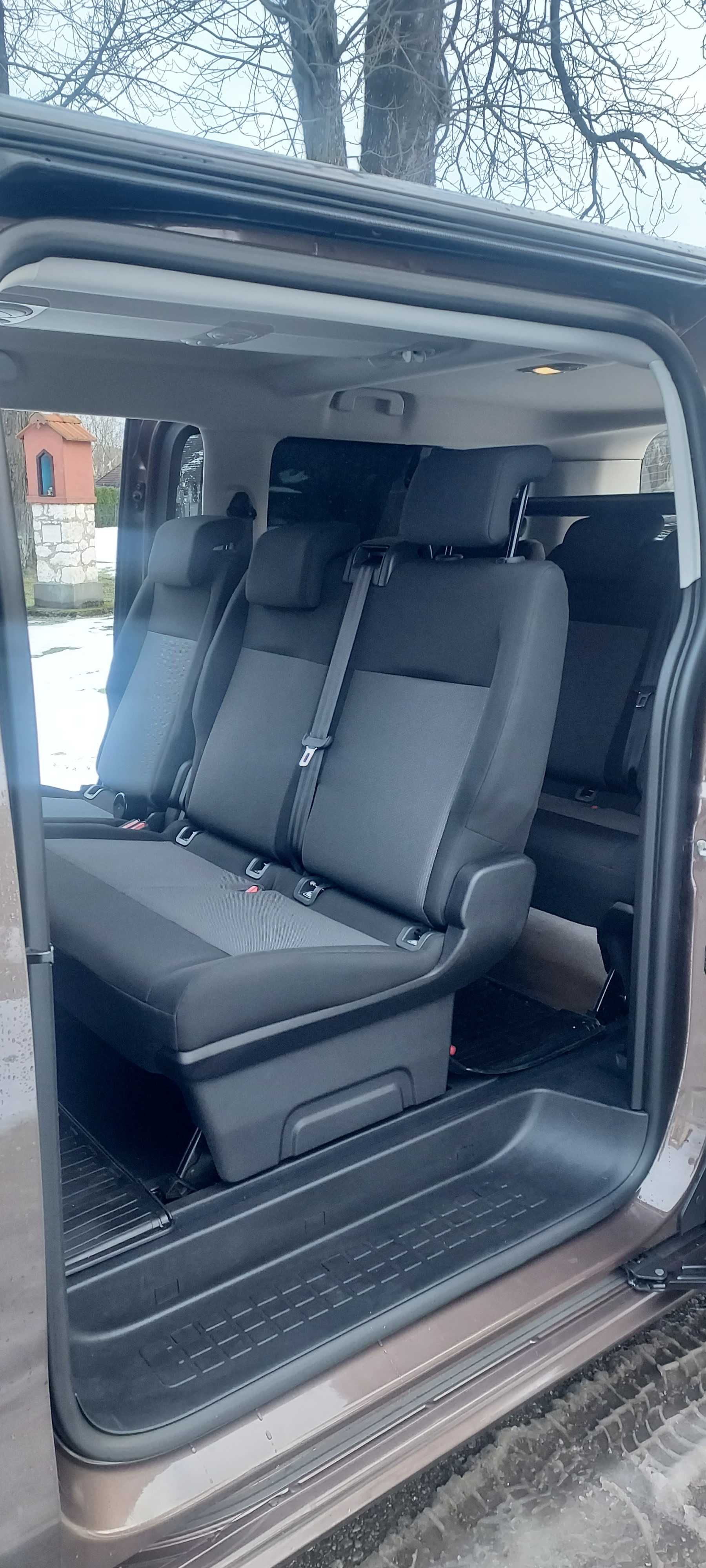 Wynajem Busa 9-os Toyota Proace Verso Long Business