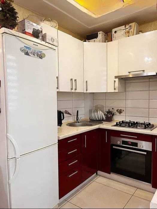 Продаю 3 кім. квартиру  вул. Довженка ГОТОВУ для проживання. ПОСТАНОВИ