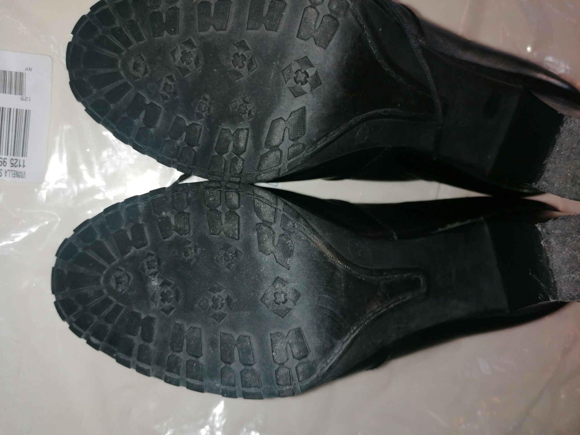 Sapato Marca Dorklng n*36 todo em pele cor preto Outono Inverno.