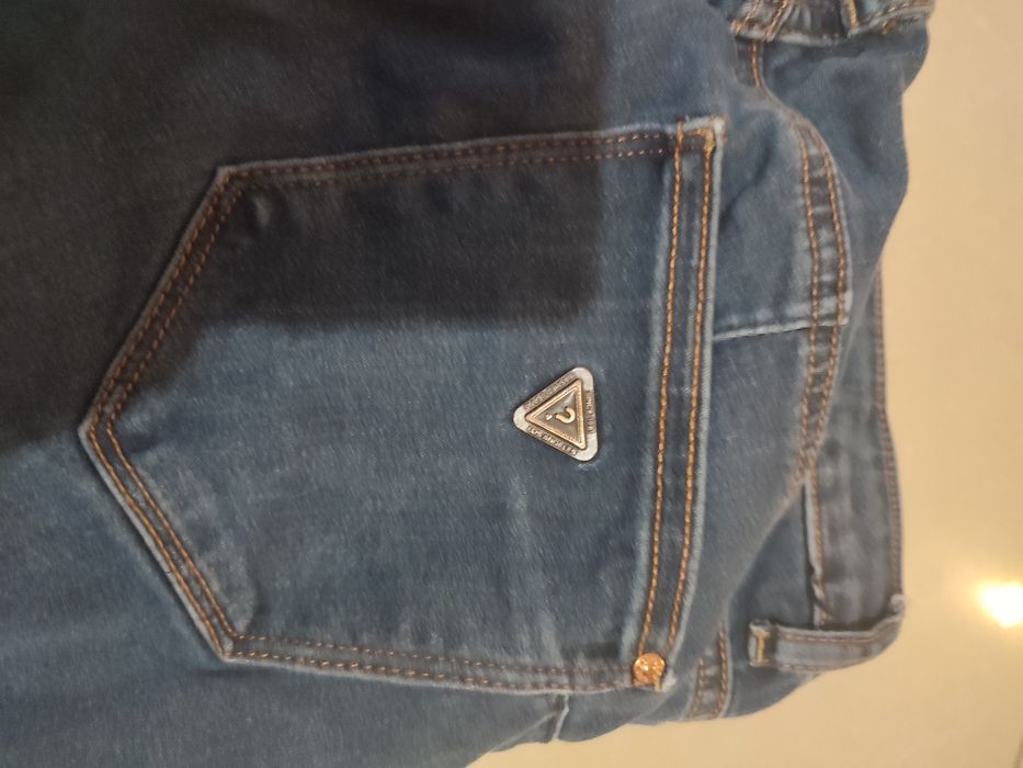 Spodnie jeansowe Guess rozm M