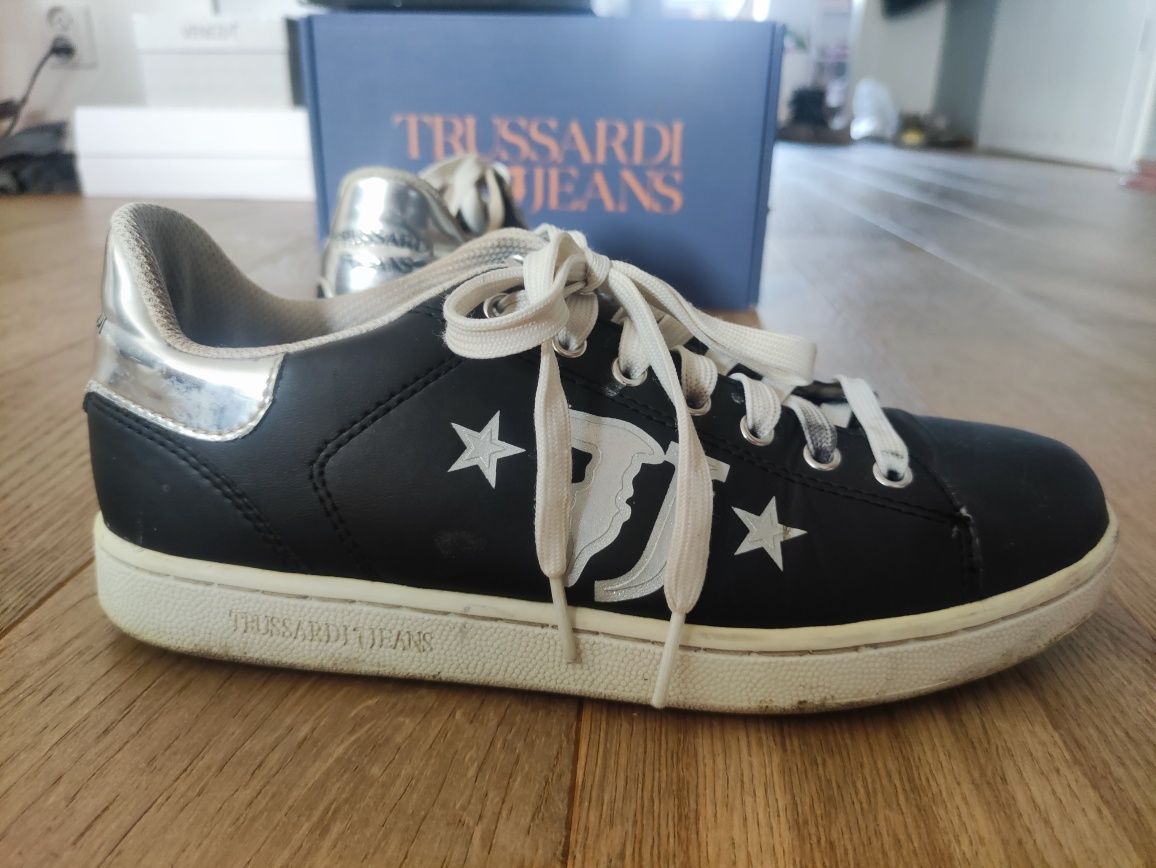 Buty sneakersy Trussardi - czarne, wygodne, skóra, stan b. dobry