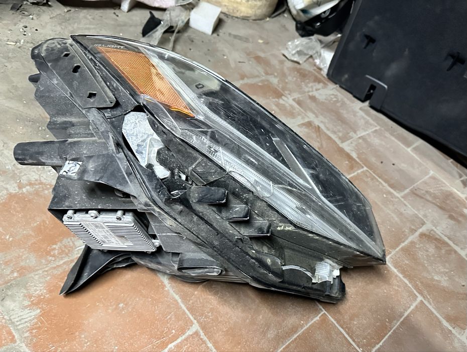 Фара правая VW Atlas Cross Sport под ремонт