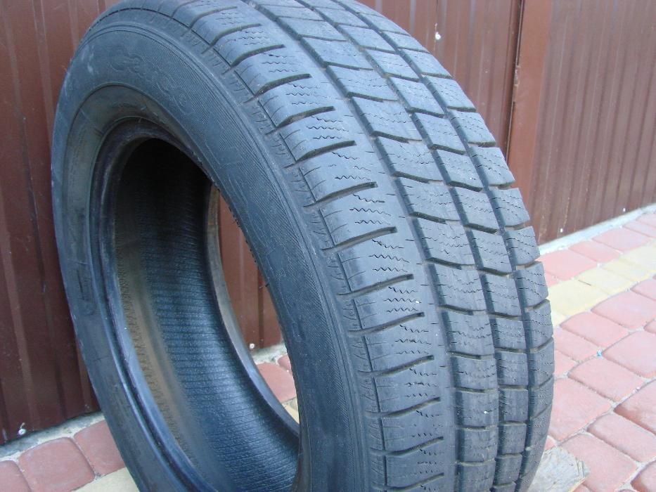 1x Opona zimowa Good/Year 215/65/16C