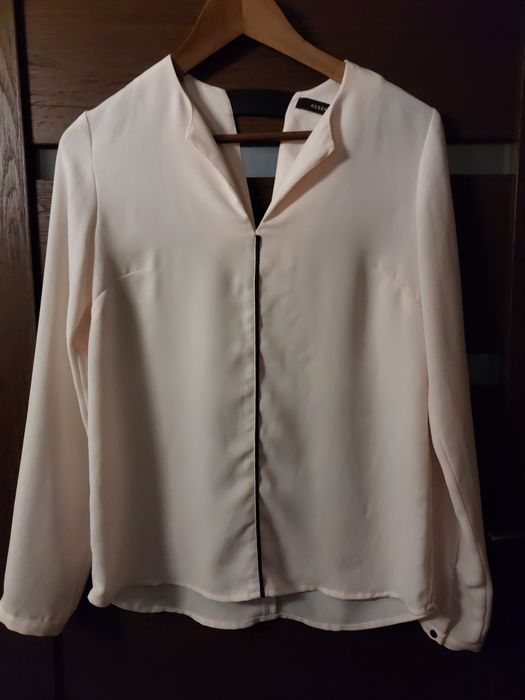 Bluzka nude blady róż RESERVED 34 z czarnymi wstawkami długi rękaw