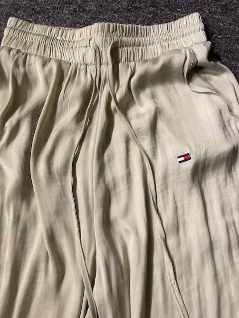 Tommy Hilfiger - spodnie damskie z jedwabiem z USA, M.