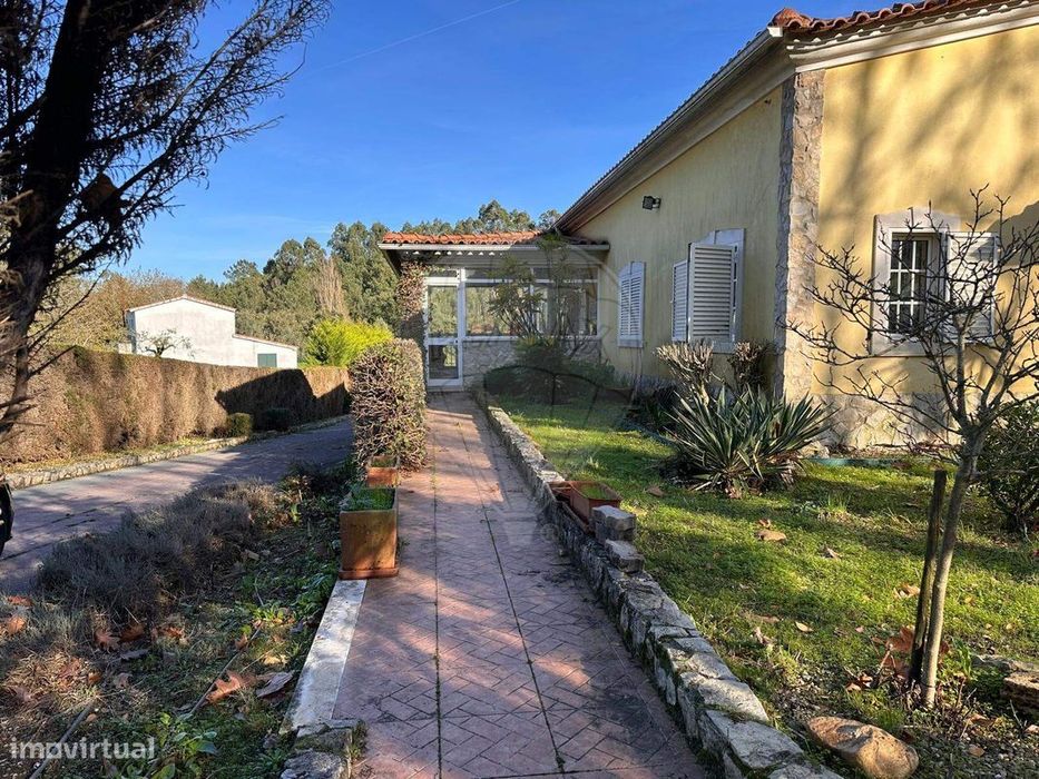 Moradia T4 para venda