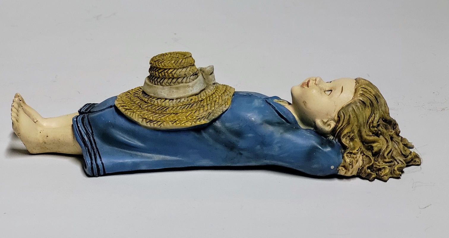 Figurka "Leżing" , Kayene