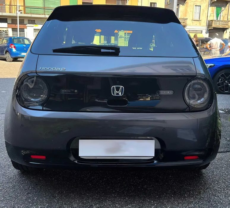 Honda e      2022