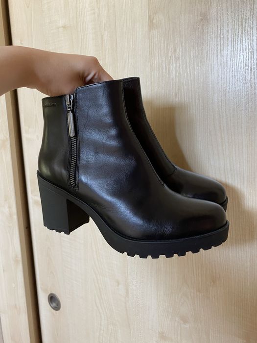 Ботинки на каблуці