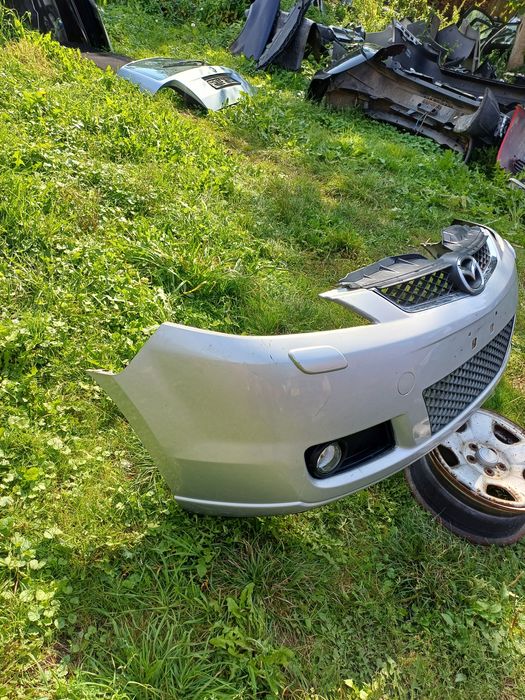 Mazda 5 05-08r передній бампер бампера