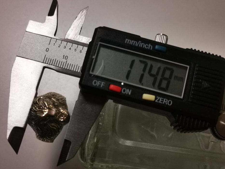 piękny złoty sygnet LEW z diamentem/brylantem, LION, 585 R21/22