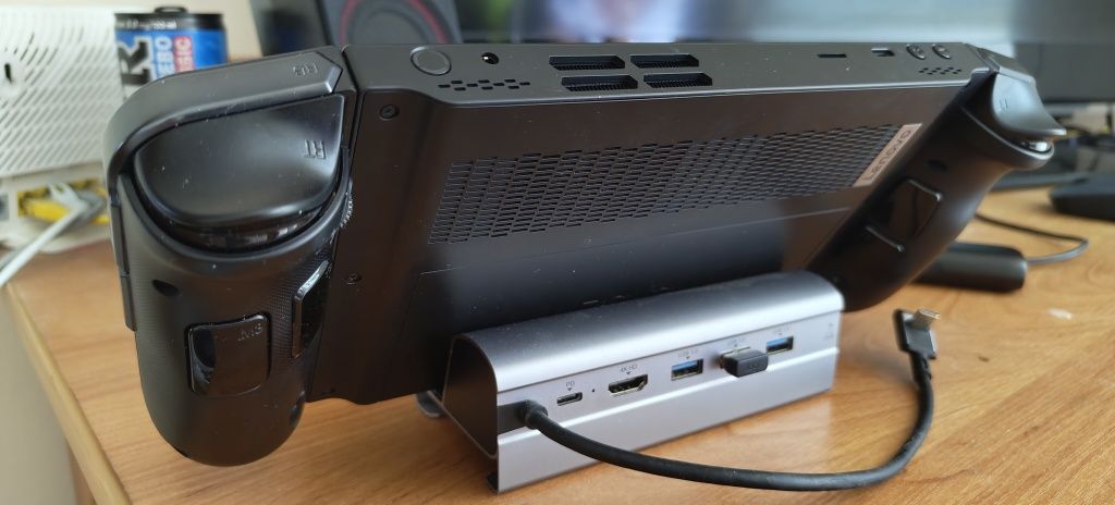 Lenovo Legion Go + stacja dokująca