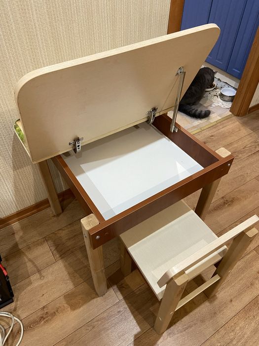 Дитячий стол із стільцем з натуральних матеріалів