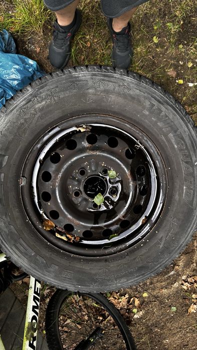 Felgi + kołpaki + stare opony Hyundia Santa Fe l