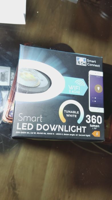 Podsufitowa smart żarówka