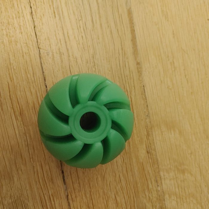 Piłka dla psa zielona