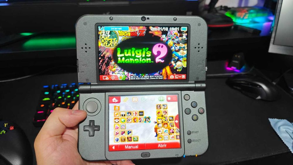 New Nintendo 3DS XL — desbloqueada + carregadores + case + R4 GoldPro