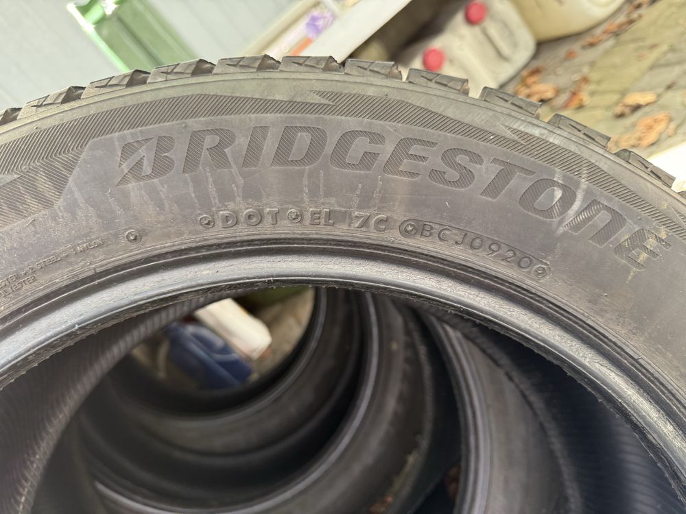 Гума/шини зимові R18 Bridgestone Blizzak DM-V2 235/55 R18 100T