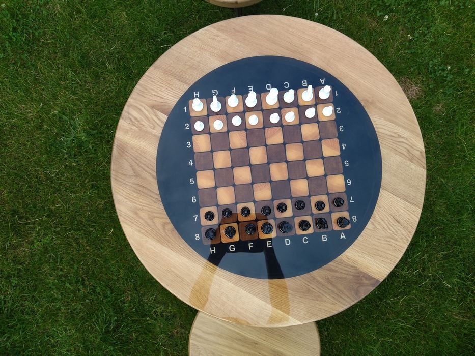 Stół szachowy z żywicy