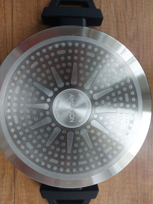 Nowy garnek Ambition 20cm 2,25l.