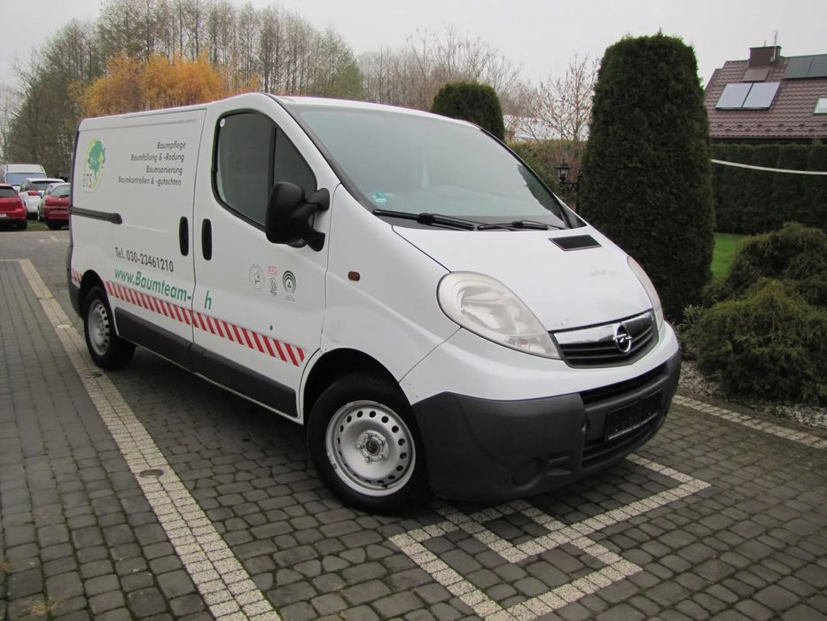 Opel vivaro  stan bardzo dobry..lift..2.0cdti...6 skrzynia...