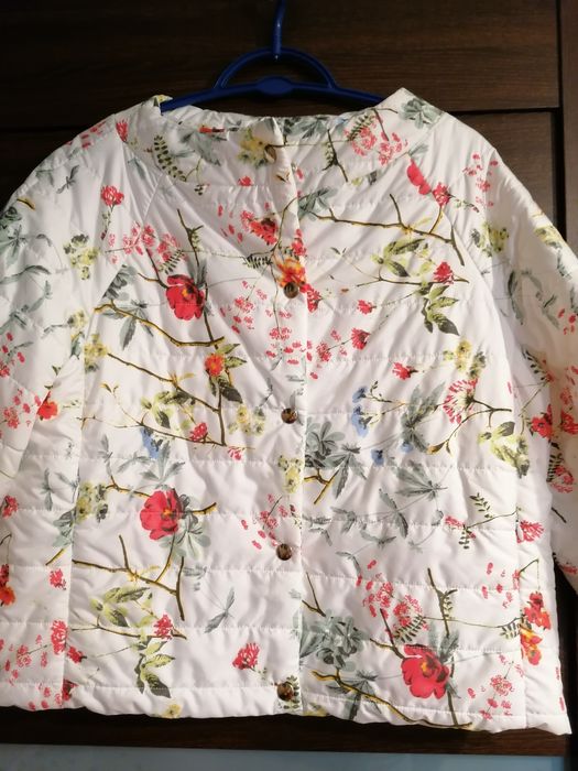 Nowa kurteczka w kwiaty.