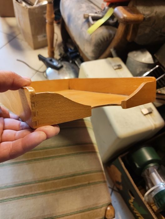 Segregator drewniany na biurko vintage.