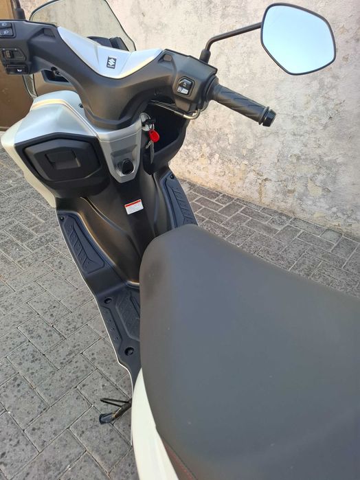 Suzuki Burgman 125