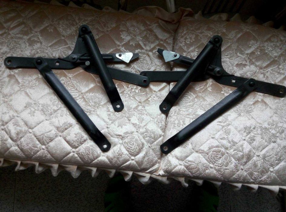 Механізм трансформації для дивана, робітники, правий та лівий.