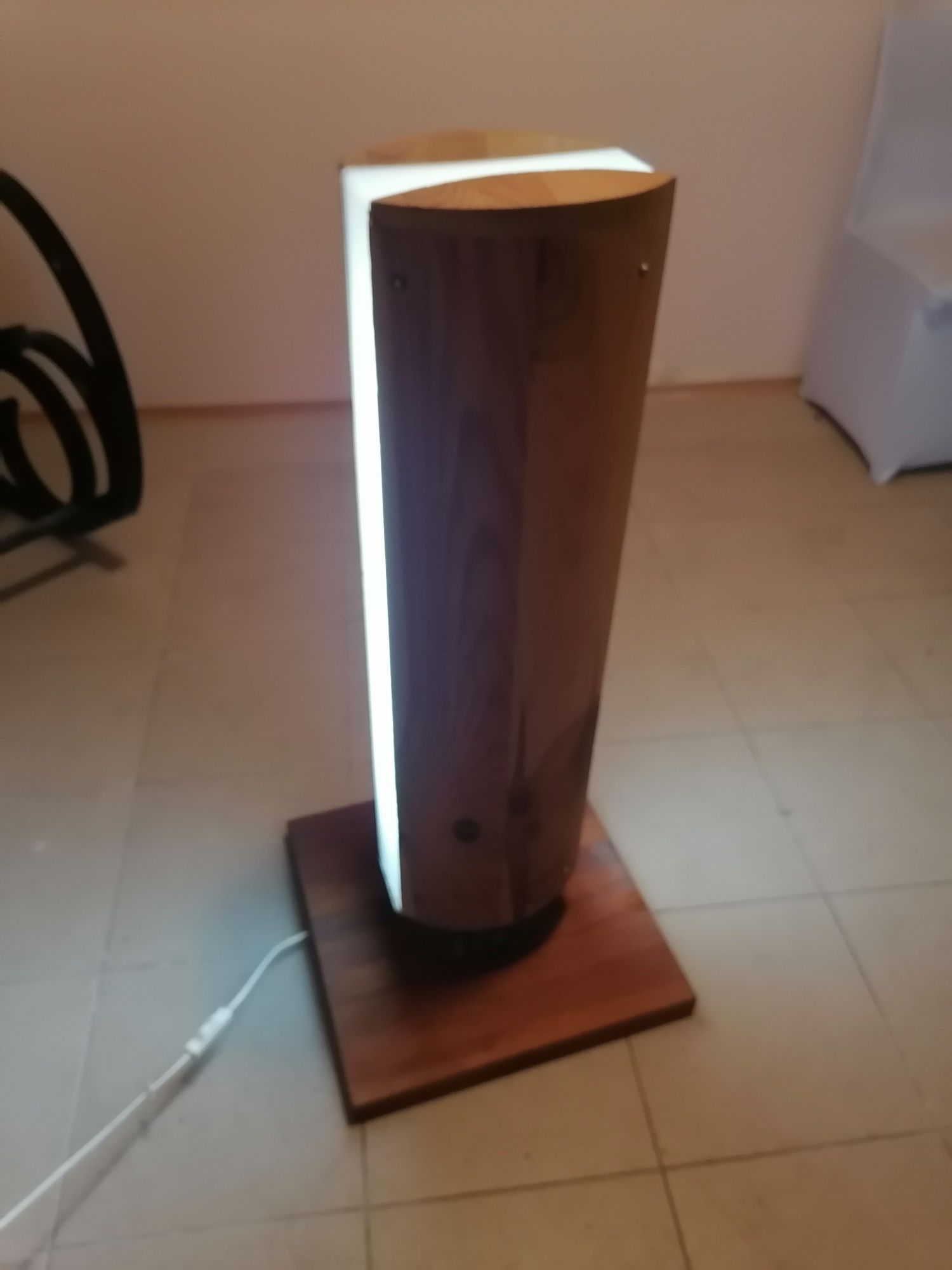 Lampa stojąca pokojowa