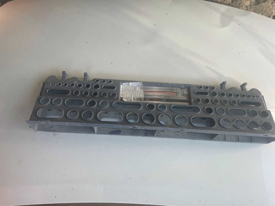 s Продам полку для инструментов на 65 предметов новая