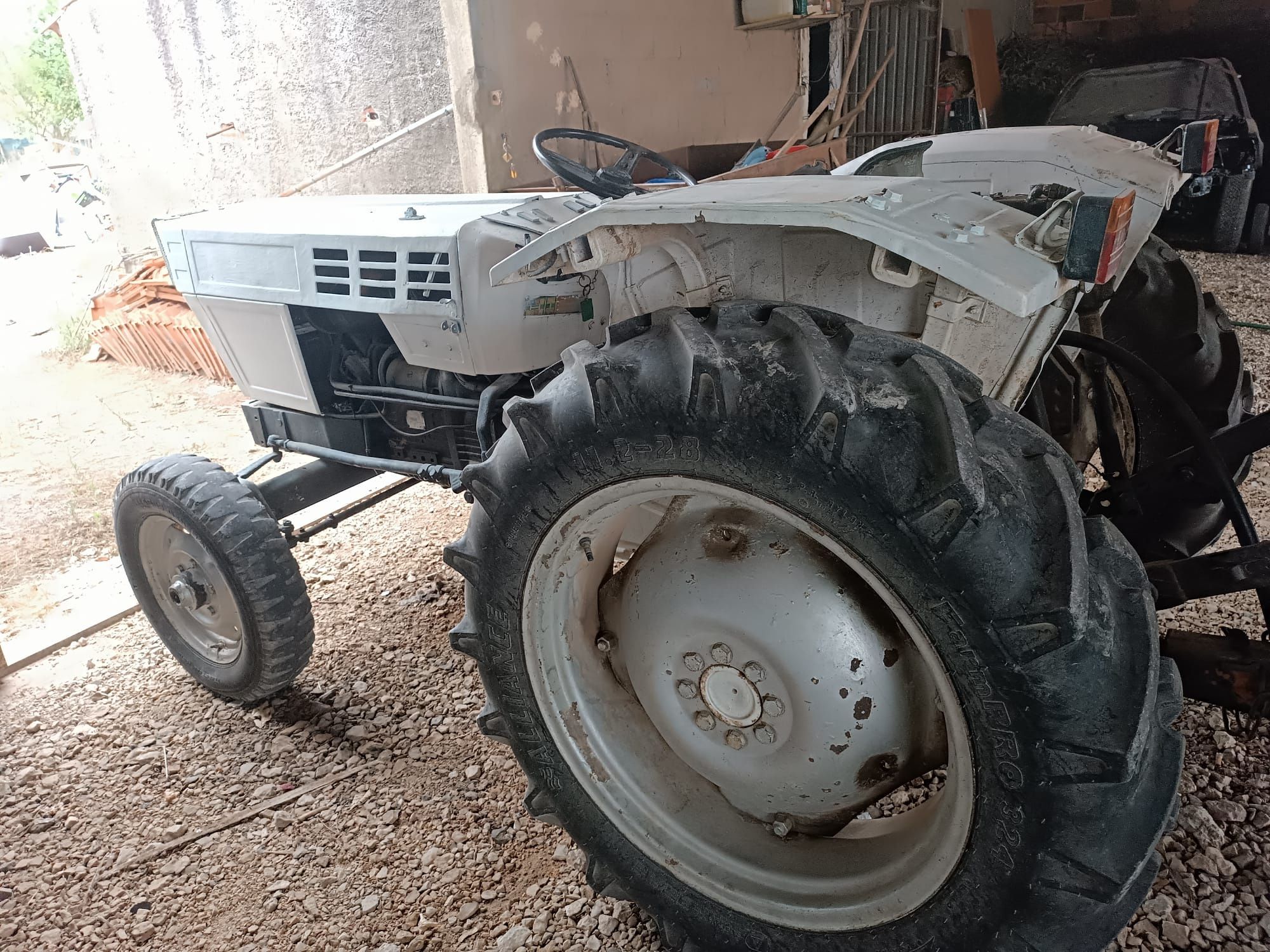 Trator Lamborghini clássico