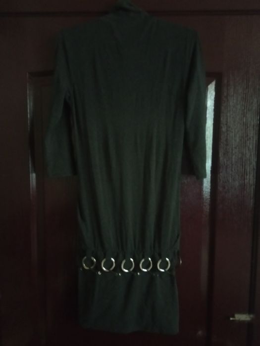 Продам. Платье женское размер S.