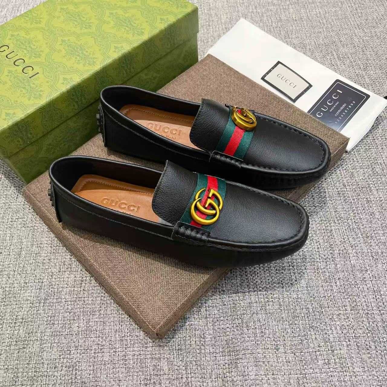 Sapatos Loafer GUCCI - Tamanhos Disponíveis