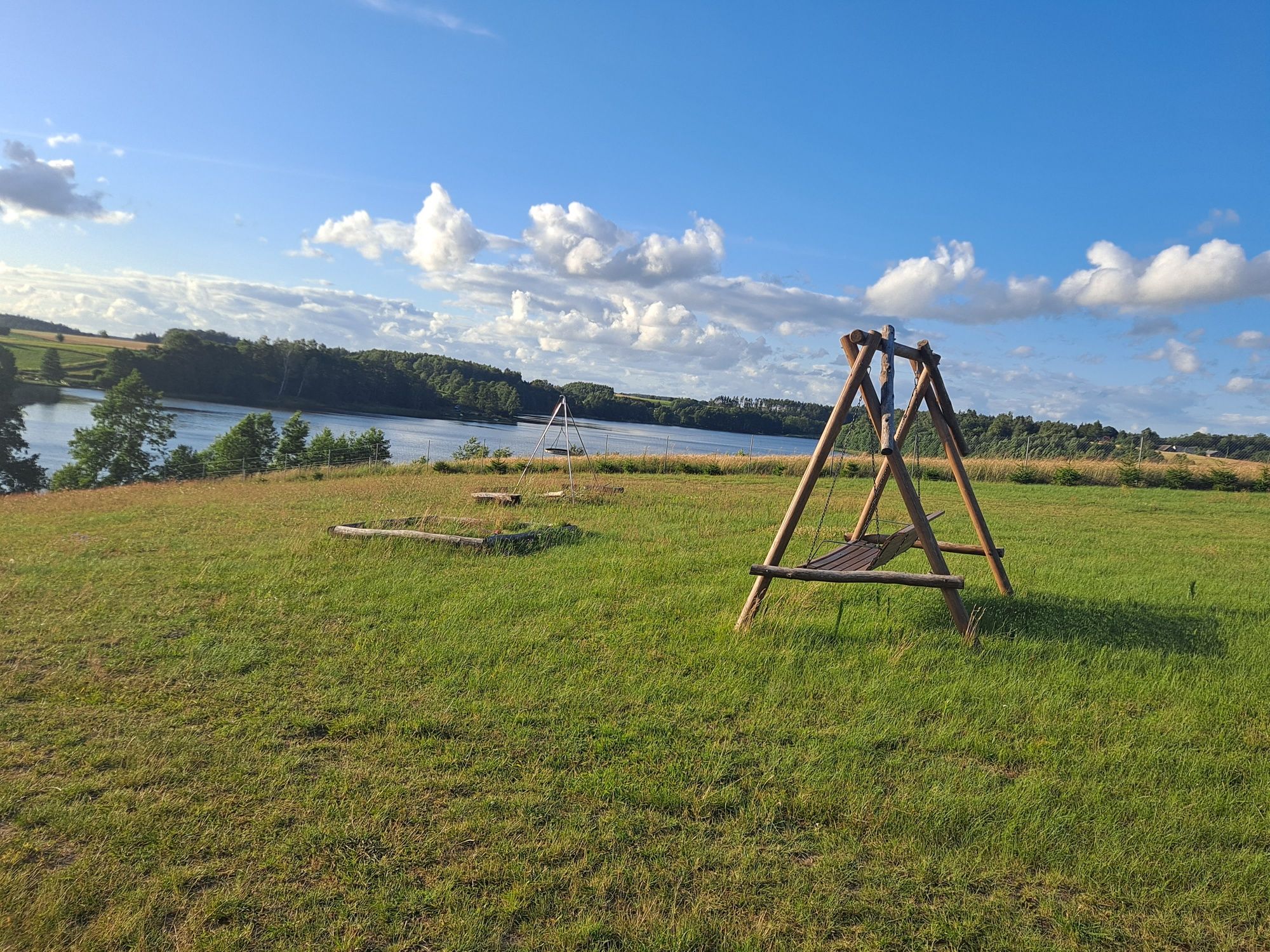 Domek  na Kaszubach  .Nad jeźiorem .