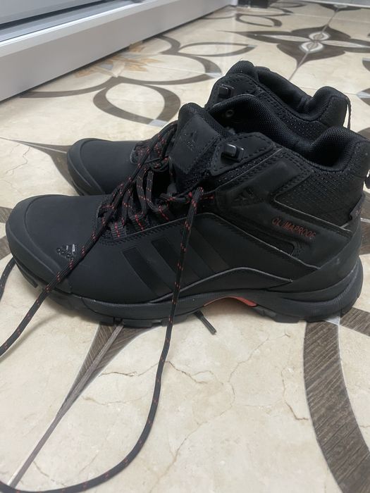 Чоловічі кросівки