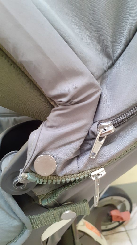 Carrinho bebé Stokke Xplory com chapéu de sol e capa