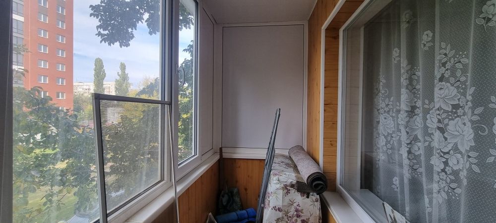 Оренда однокімнатної квартири . Другий поверх . Вікна на Миколаїв .