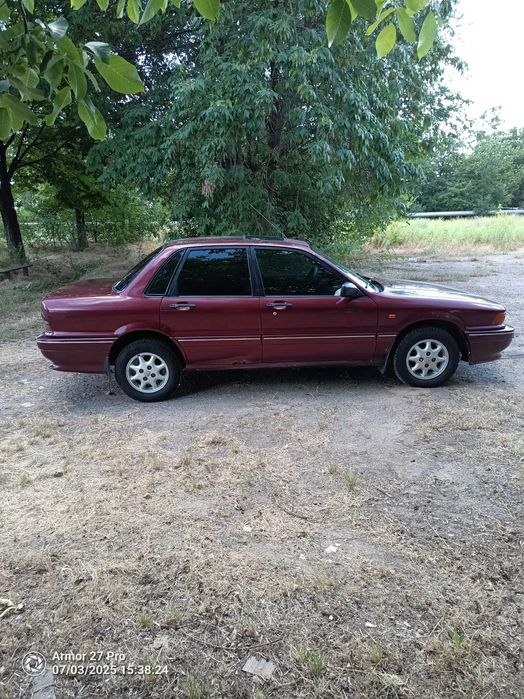 Продам Mitsubishi Galant 1992