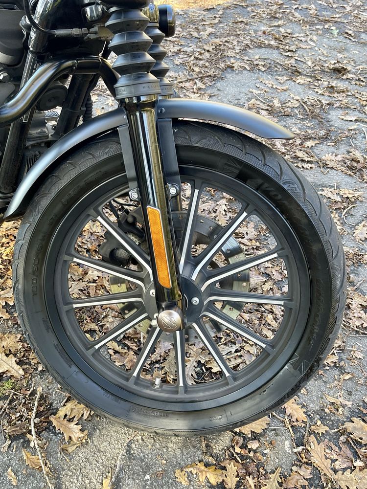 Harley Sportster Iron 883