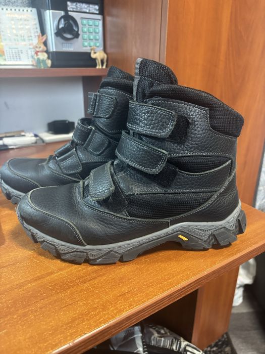 Продам зімові кожані ботинки