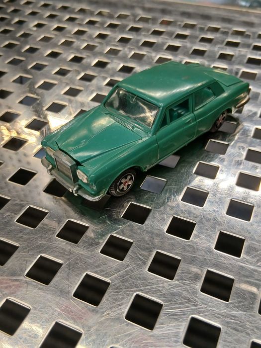 Машинка 1:43 ROLLS ROYCE "SILVER SHADOW" номерная А 26 СССР.