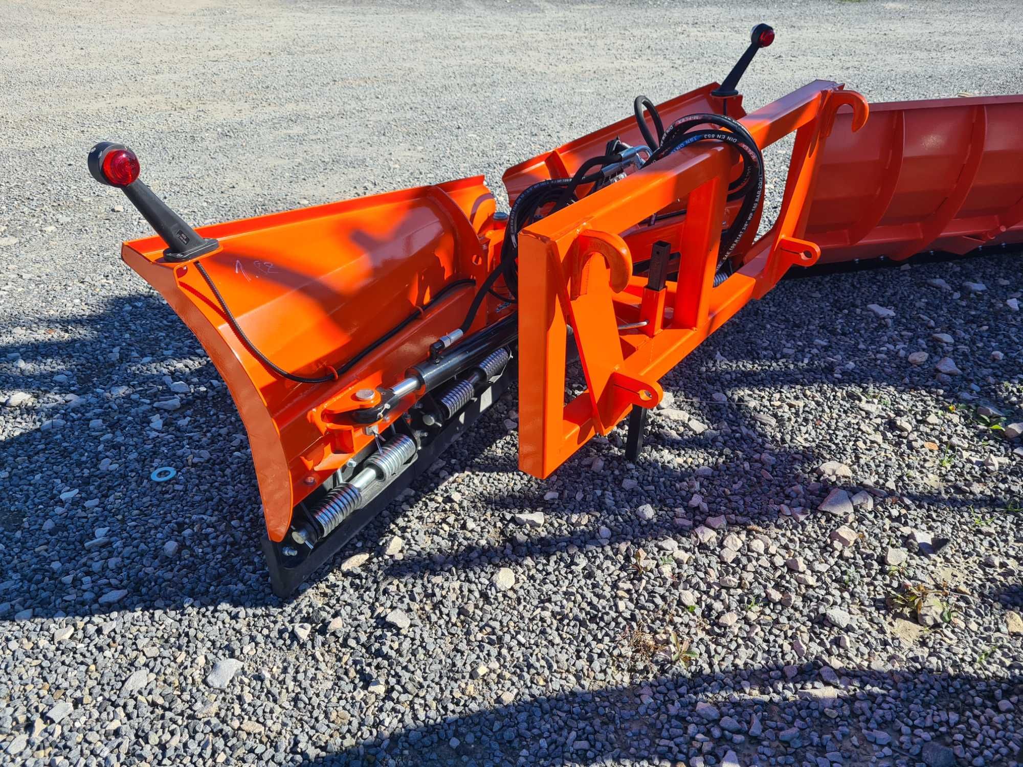 PŁUG ŚNIEŻNY I lub > euro/tuz/sms/tłok/wózek wid. C-330 C-360(P) ZETOR