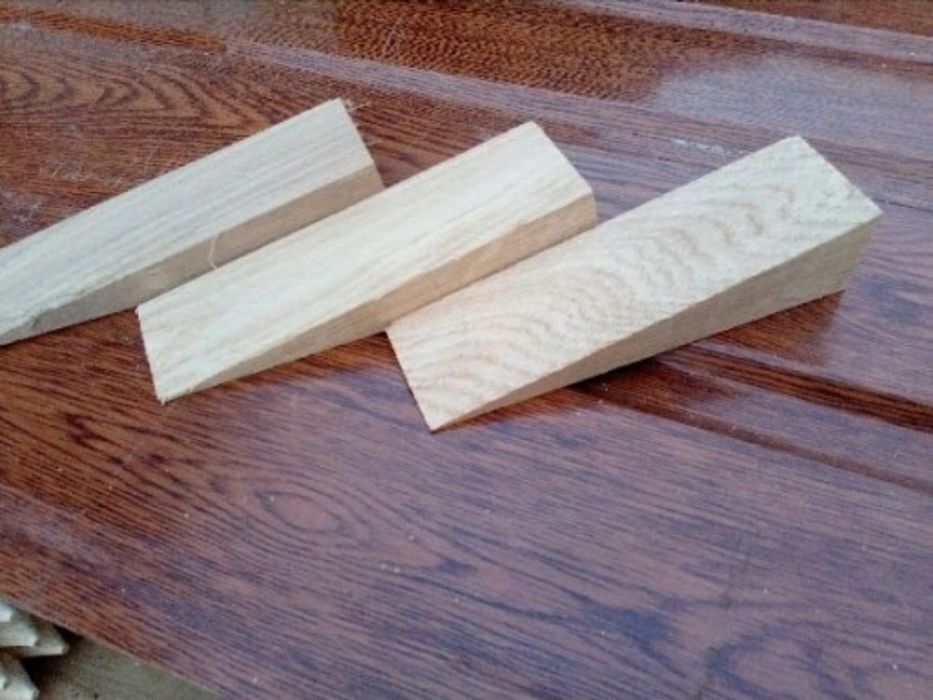 Kliny montażowe drewniane (buk) do stempli szerokie 5cm 100 szt