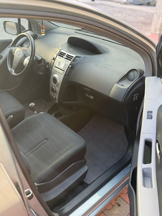 Toyota Yaris D-4D Automático