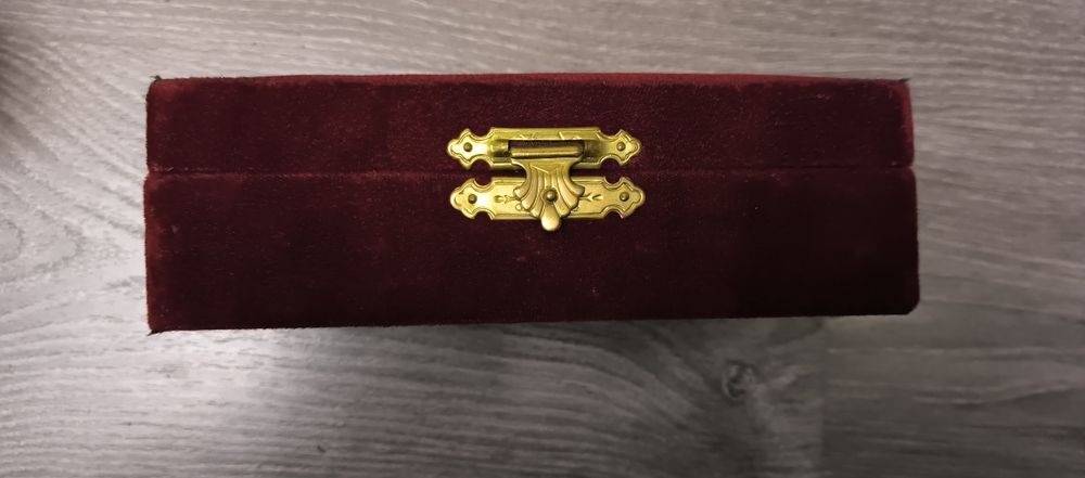 Скринька для прикрас